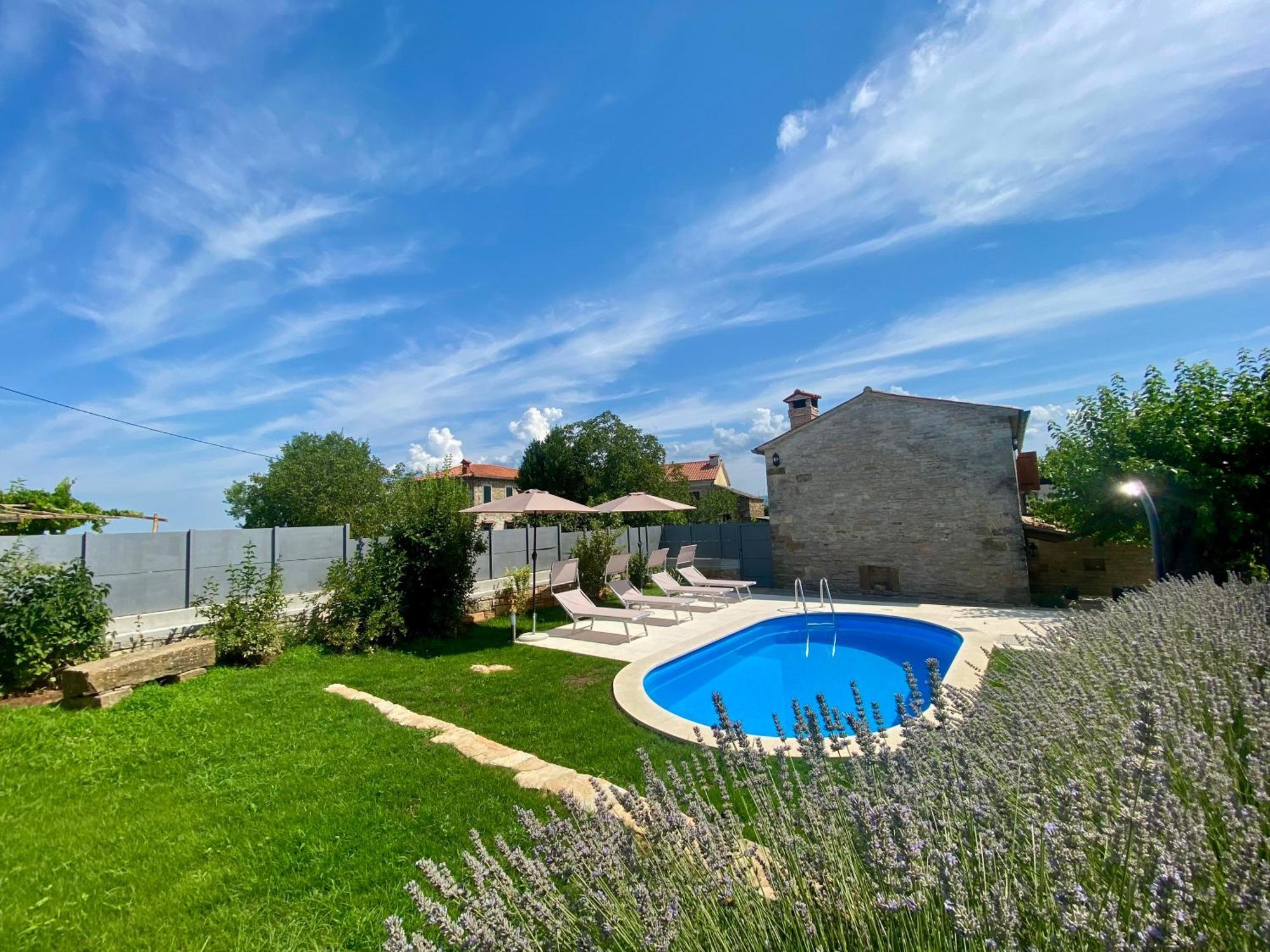 Villa Agroturizam Nezic Oprtalj Exterior foto